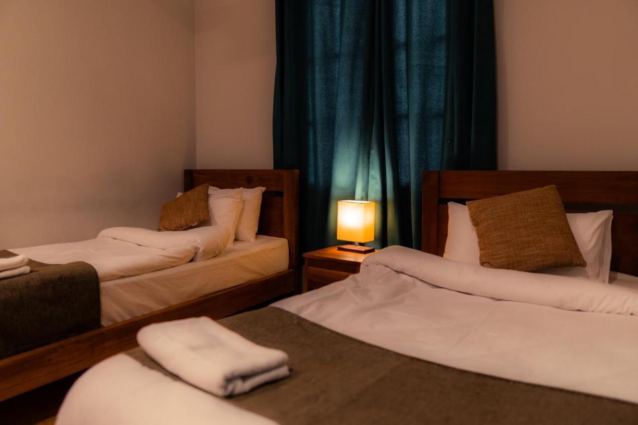 Dynasty Hotel Скарду Екстер'єр фото
